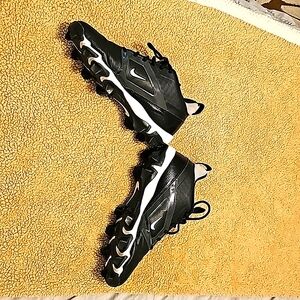 Nike youth alpha menace 4 shark football cleats